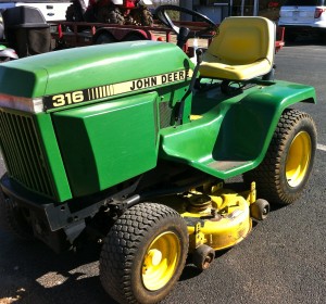 John Deere 316 3pt Hitch Hydraulic Deck Lift Bagging System $1295