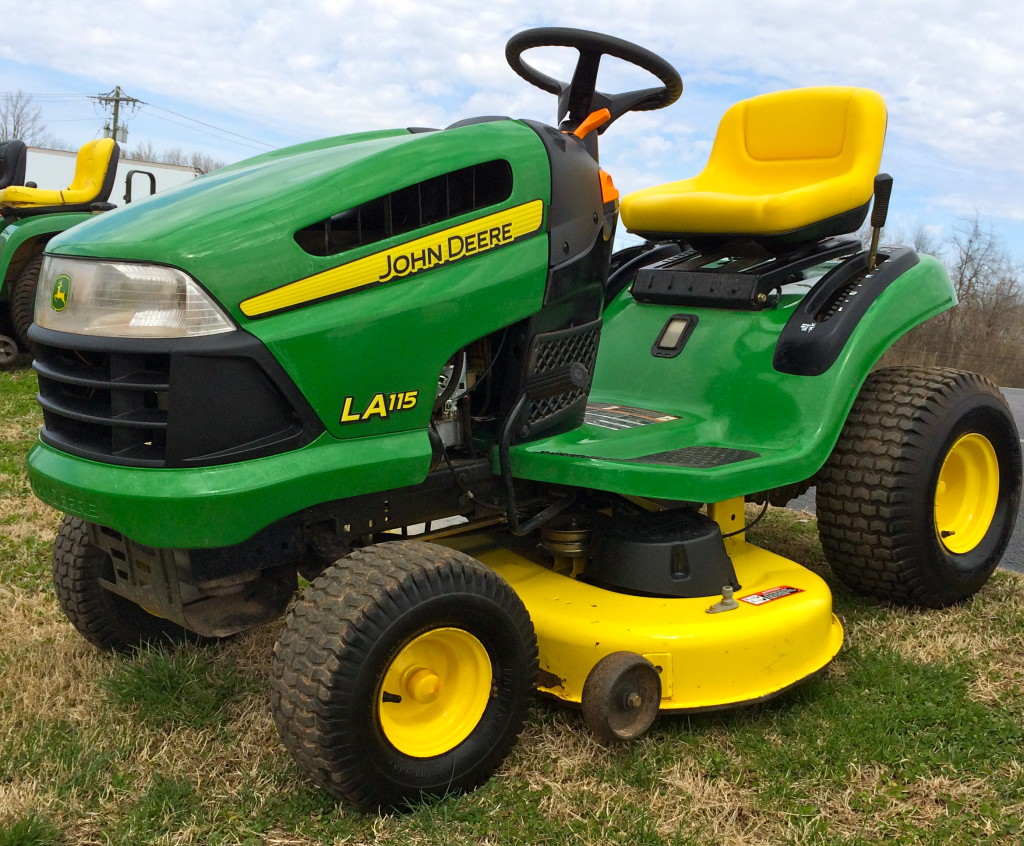 John Deere LA115 | Kiel Equipment