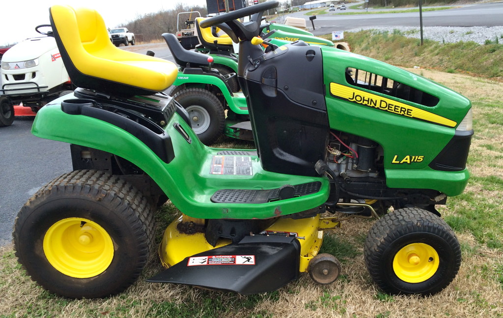 John Deere LA115 Kiel Equipment